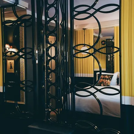 La Mondaine