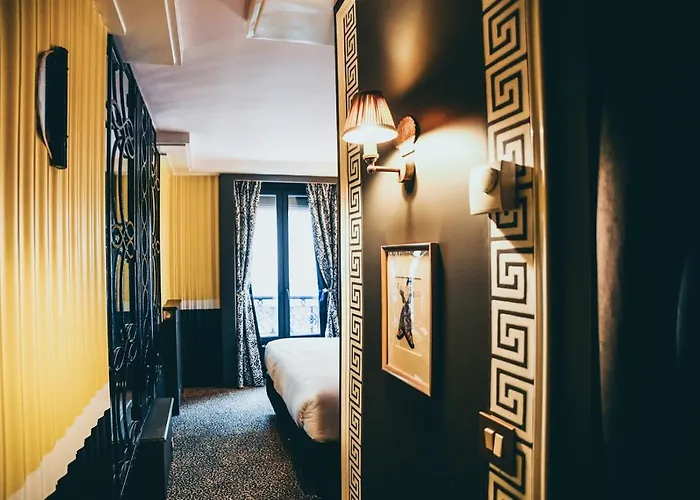 La Mondaine