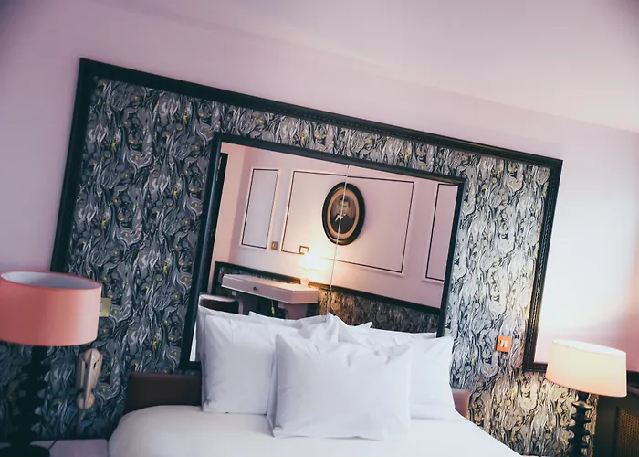 Отель La Mondaine