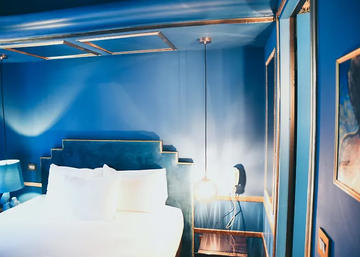 Отель La Mondaine Париж